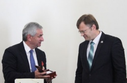 Президент РА Рауль Хаджимба награжден Орденом за заслуги I степени Приднестровской Молдавской Республики