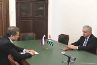 ВИЗИТ ВЛАДИСЛАВА СУРКОВА В АБХАЗИЮ