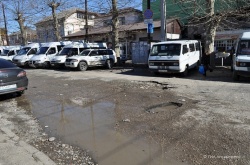 Ямы вокруг рынка ликвидируют