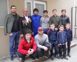 СТАРШИЙ ДРУГ И НАСТАВНИК