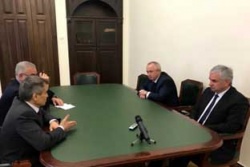 РАУЛЬ ХАДЖИМБА ПРИНЯЛ РАШИДА НУРГАЛИЕВА