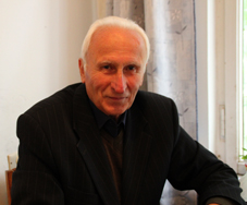 НА СКРОМНЫХ ЛЮДЯХ ЗЕМЛЯ ДЕРЖИТСЯ