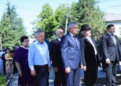 И ТАНК НЕ СТРАШНЕЕ КИНЖАЛА,  КОГДА ТВОИ БРАТЬЯ С ТОБОЙ…