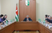 ПРЕЗИДЕНТ ПРОВЕЛ СОВЕЩАНИЕ С ГЛАВАМИ ГОРОДОВ И РАЙОНОВ