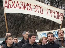 ПОЛИТИЧЕСКИЕ АСПЕКТЫ ИЛИ ПОЛИТИЧЕСКИЕ ИГРЫ?