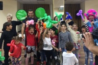 МНОГОДЕТНЫМ СЕМЬЯМ ОДАРИЛИ «СКАЗКУ»