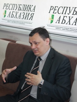 В гостях у редакции газеты «Республика Абхазия» глава представительства Россотрудничества в Абхазии Вадим Чеха рассказал