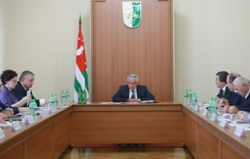 ПРЕЗИДЕНТ ПРОВЕЛ СОВЕЩАНИЕ С ГЛАВАМИ ГОРОДОВ И РАЙОНОВ