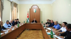 РАЗГОВОР О ГЛАВНОМ ДОКУМЕНТЕ СТРАНЫ
