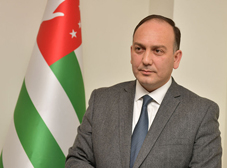 ПОЛИТИЧЕСКИЙ ПОРТРЕТ ДАУРА КОВЕ