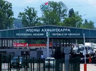 Рекордное количество туристов на транспорте пересекли абхазо-российскую границу
