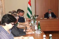 Президент РА Р. Хаджимба провел рабочее совещание, где  проанализировал работу таможни на абхазо-грузинской границе
